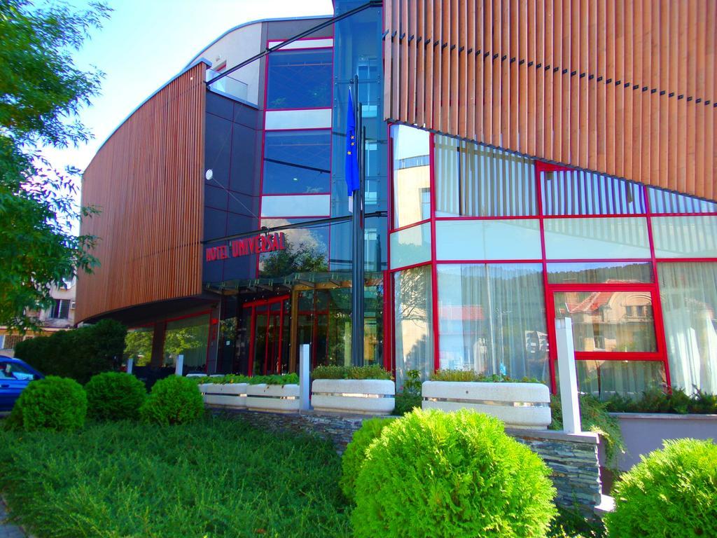 Universal Hotel Dupnica Exteriér fotografie